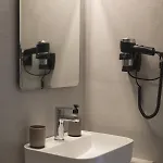 Nyaraló K *