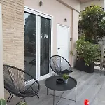 K Nyaraló *