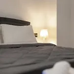 Nyaraló K *